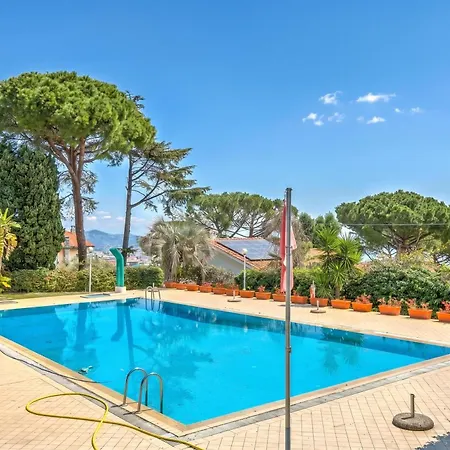 아파트 Casa Gigi With Pool And Terrace - Happy